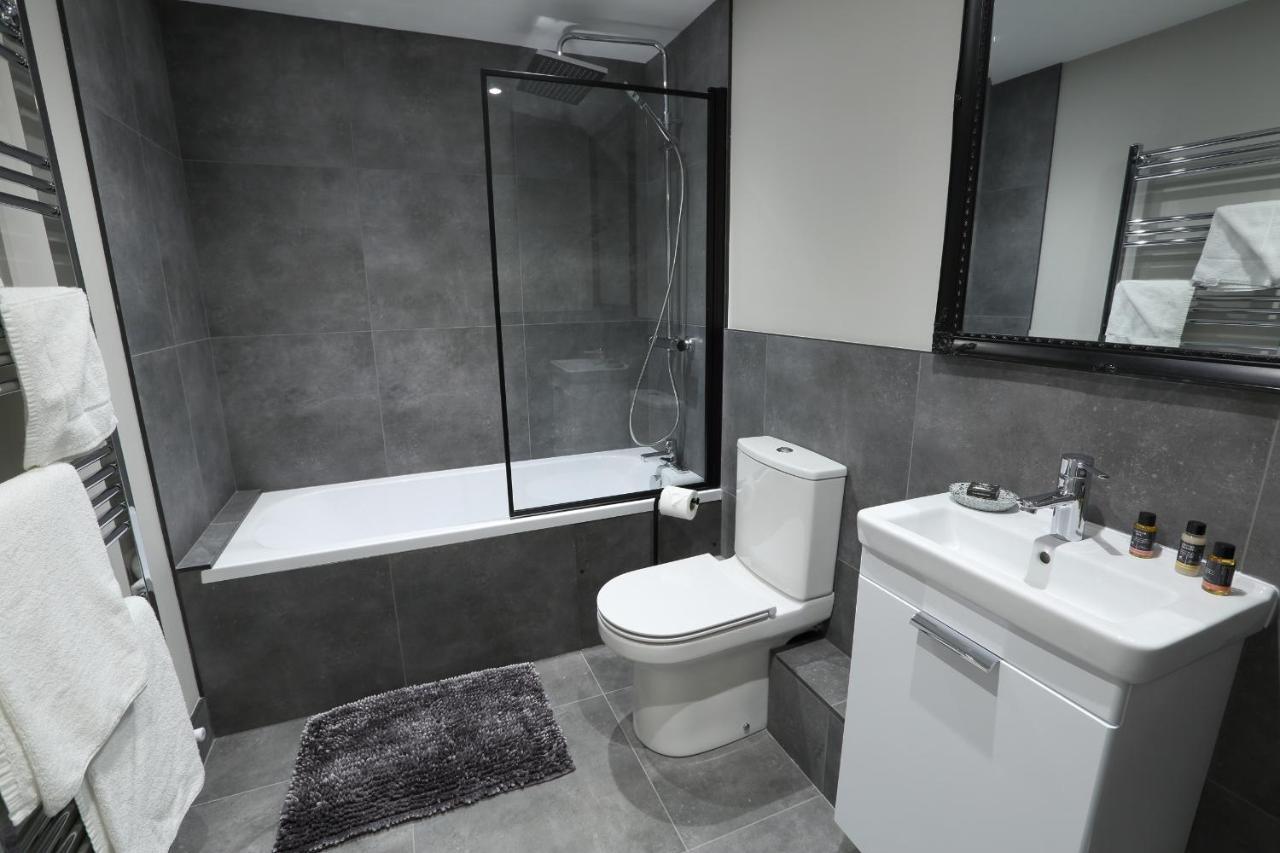 Declaration Suite Rhyl Esterno foto